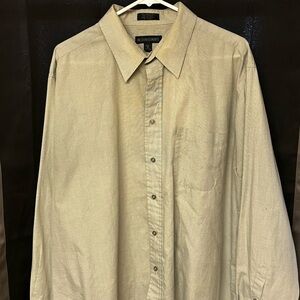 Modern Elements Men's Light Tan Button Down Shirt like new.